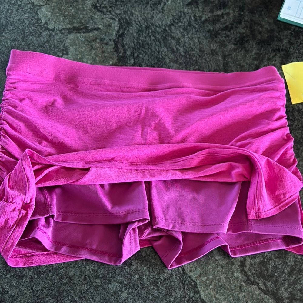 Free people movement  Long  Ruched  top & tennis skirt active set 
NWT
#5D - Picture 7 of 8